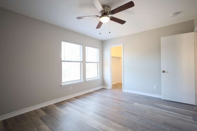 Building Photo - 9519 Braun Square