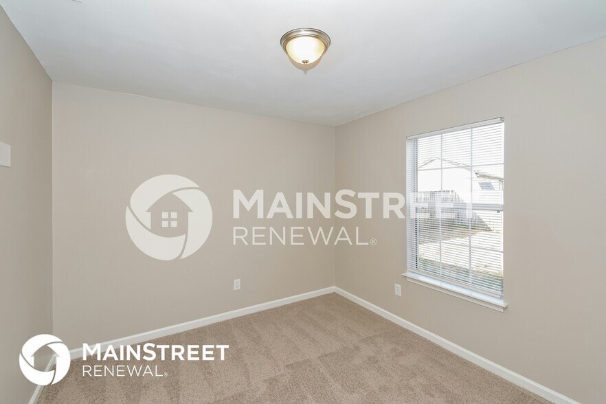 Building Photo - 862 Lavergne Ln