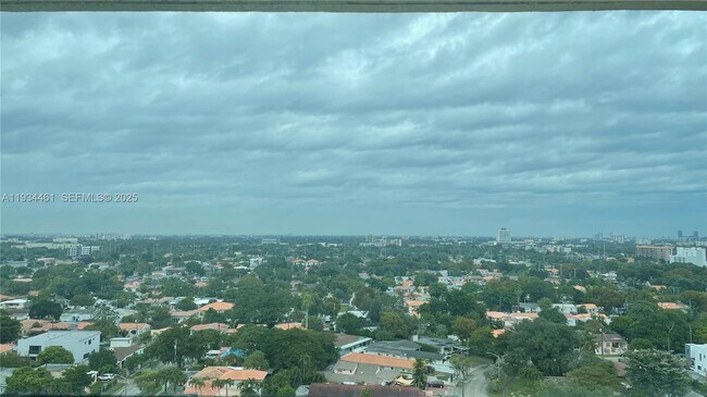 Building Photo - 3000 Coral Wy