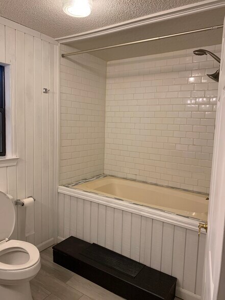 Soaking tub with shower - 8663 Highway 83 N
