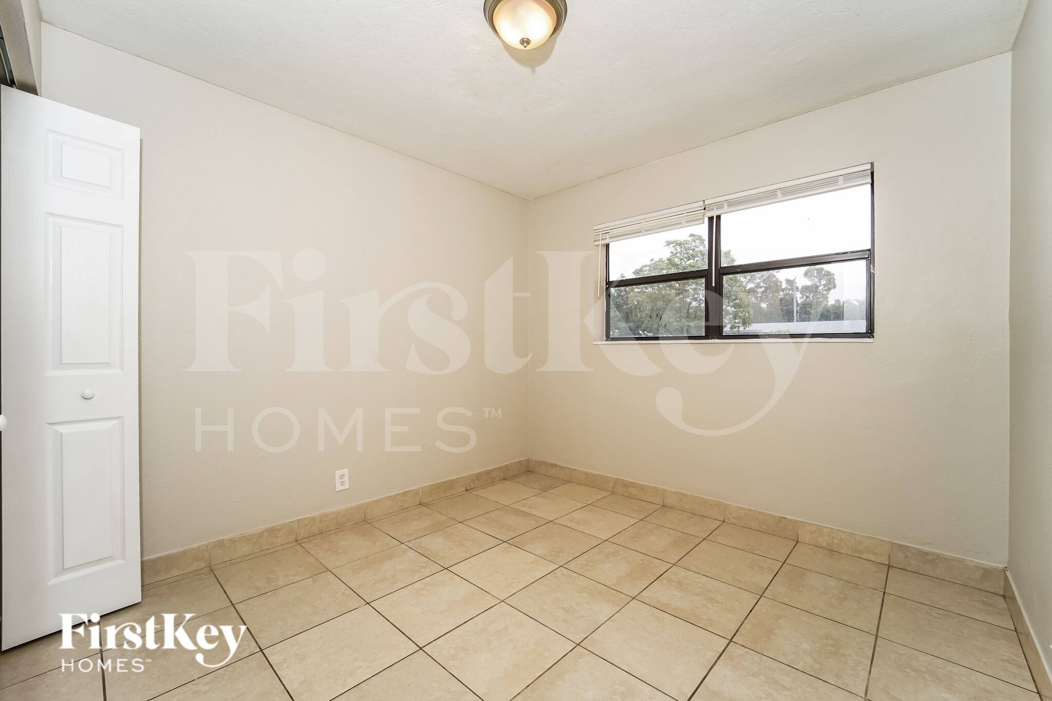 Building Photo - 1941 SW 38th Ave