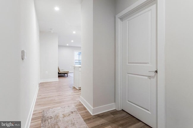 Building Photo - 102 St Ives Pl