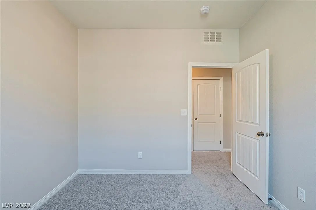 Building Photo - 8688 Vondel Park St