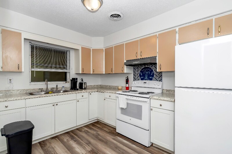 Building Photo - 1031 NE 39th Ct