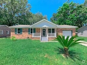 Building Photo - Beautifully Renovated 4-Bedroom Home in Go...