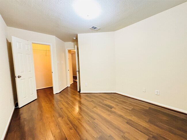 Building Photo - 16318 Bettong Ct