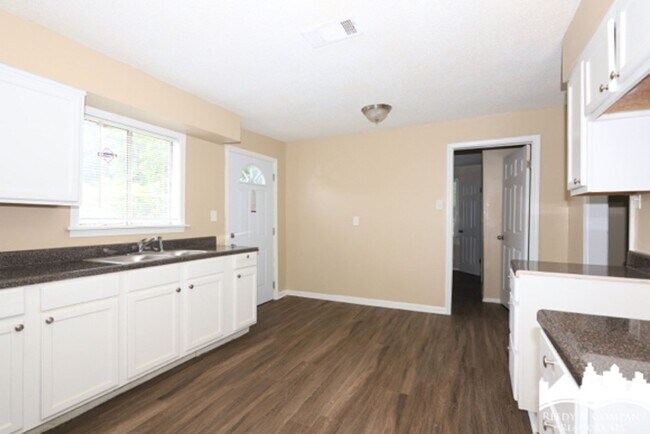Building Photo - 158 Pickett Rd