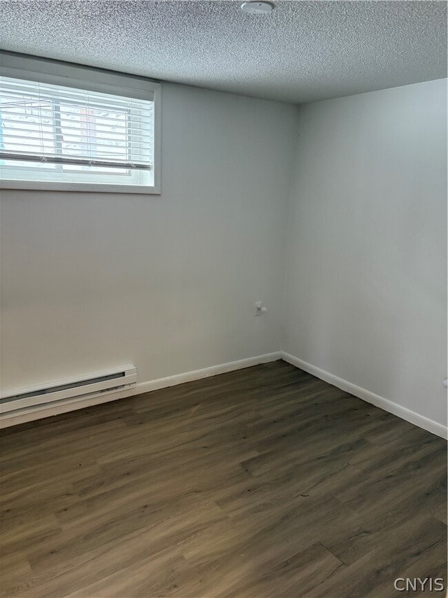 Building Photo - 330 Draper Ave