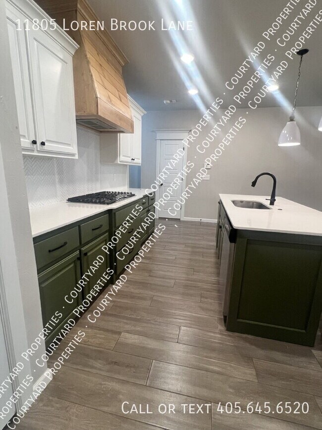 Building Photo - 11805 Loren Brook Ln