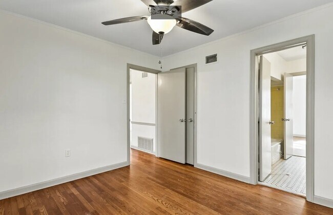 Building Photo - 236 E 60th St