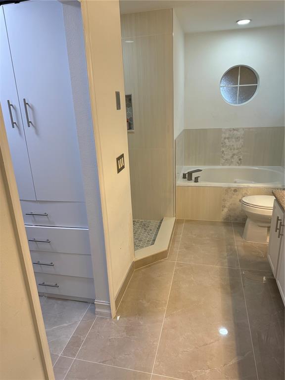 Building Photo - 314 Regency St