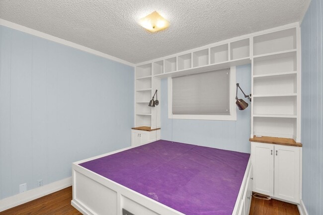 Building Photo - A Gardners Dream 2 Bed 1 Bath Home in Amazing SLC Location! Available NOW!