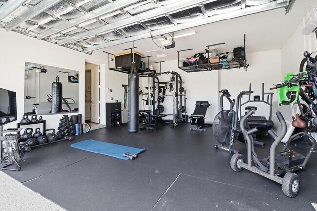 Building Photo - 655 Hookline Cir