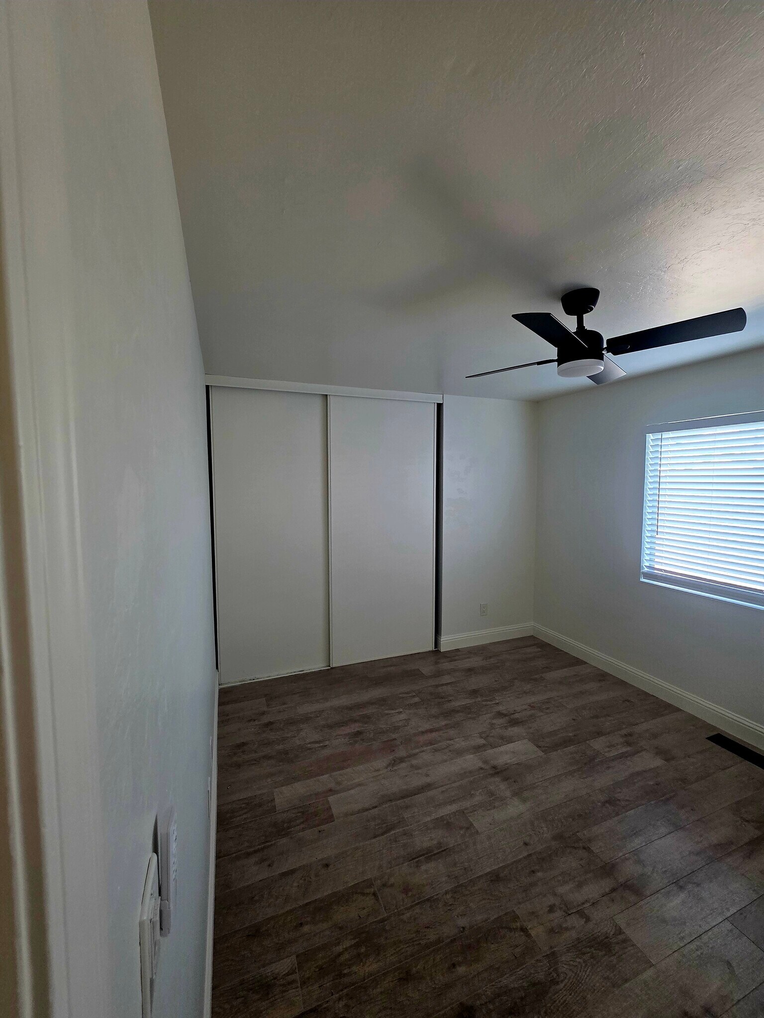 Building Photo - 327 N Lincoln Ave