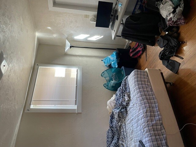 Building Photo - 5435 Fifth Ave