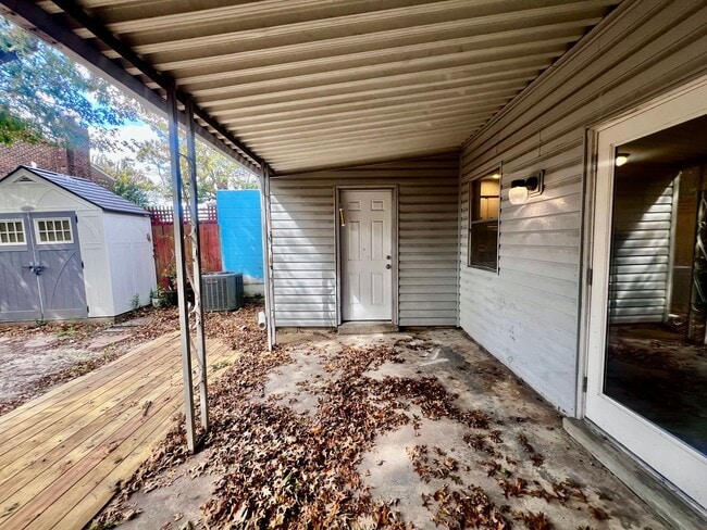 Building Photo - Three-bedroom, two-and-a-half bathrooms in...