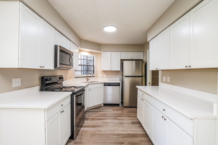 Building Photo - 4 Orange Blossom Dr