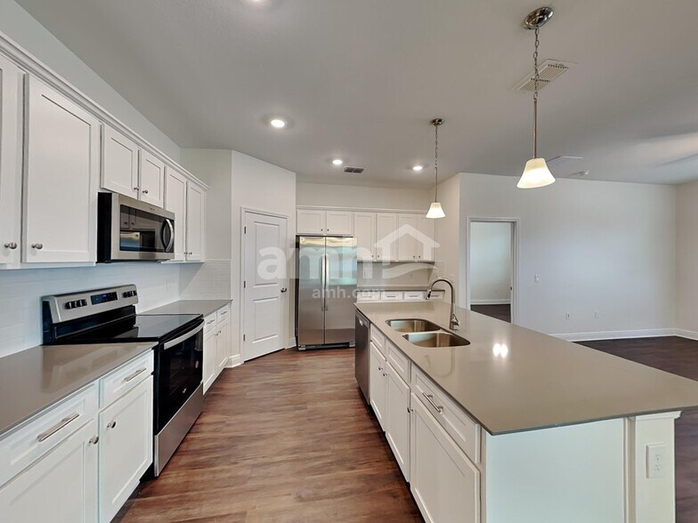 Building Photo - 964 Heavenly Dr