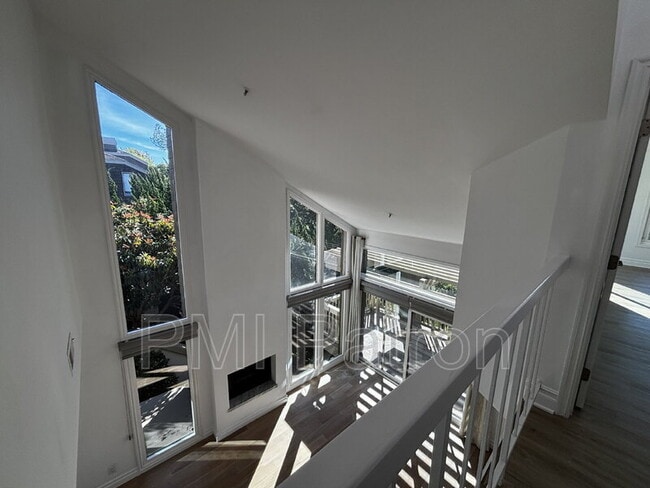 Building Photo - 68 Sea Island Dr