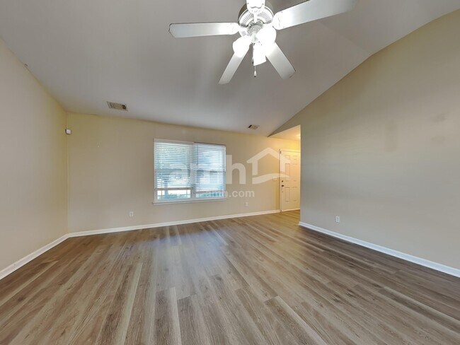 Building Photo - 117 Roseberry Cir