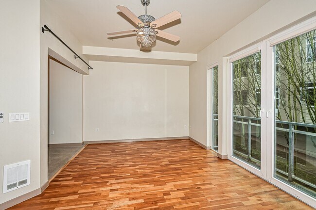 Building Photo - Prime Downtown Kirkland Location with Modern Finishes