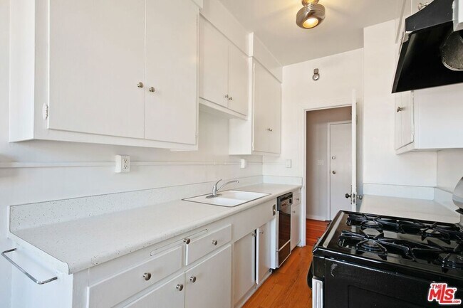 Building Photo - 1314 Hayworth Ave