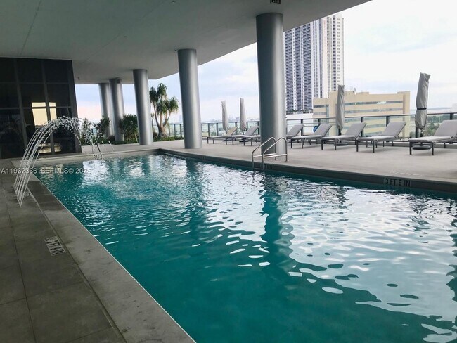 Building Photo - 1600 NE 1st Ave