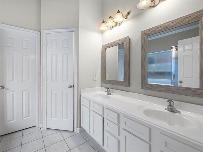 Building Photo - 4315 Countrycrossing Dr