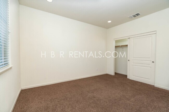 Building Photo - Spacious 4-Bedroom with Granite Finishes in Tracy – Your Dream Home Awaits!