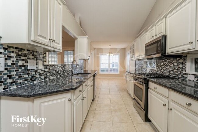 Building Photo - 5233 Old Plantation Cir