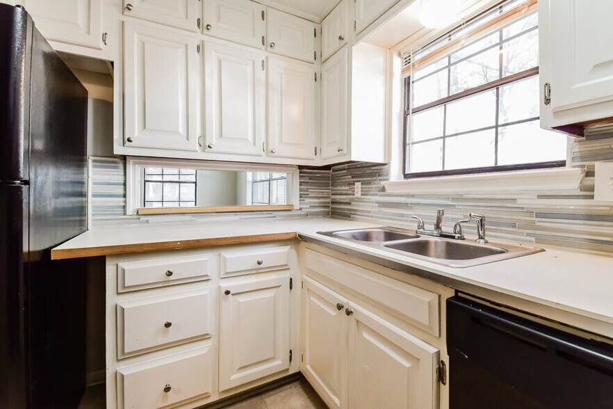 Building Photo - 5424 Park Pl S