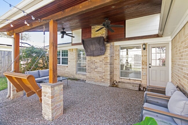 Building Photo - 13910 Ella Lee Ln