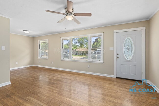 Building Photo - 2050 North Dr