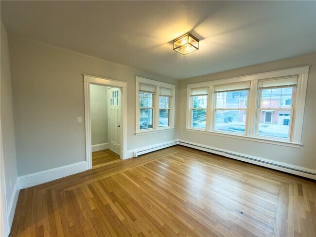 Building Photo - 336 River Ave