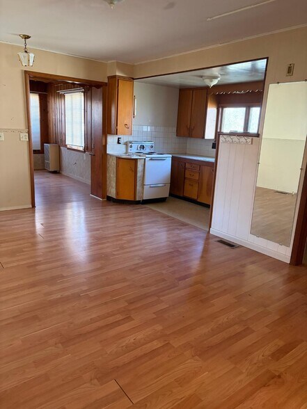 Building Photo - 40 Norwood Ave