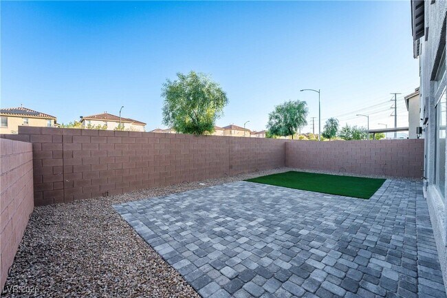 Building Photo - 5905 Becklow Gdns Ave