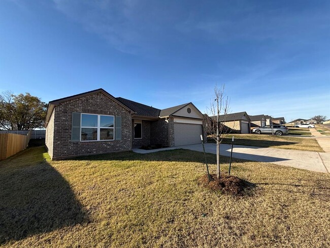 Building Photo - 718 SW 11th St