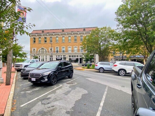 Building Photo - One Bedroom in Downtown Emmaus