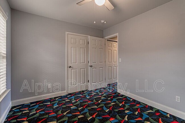 Building Photo - 208 Day Break Ct