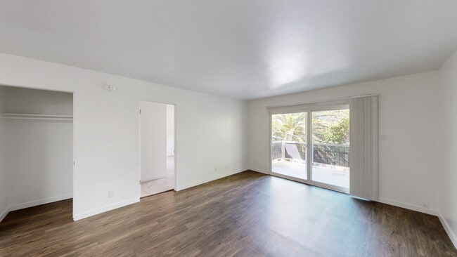 Building Photo - 1829 Lincoln Ave