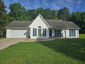 Building Photo - NEW LISTING!!!!!