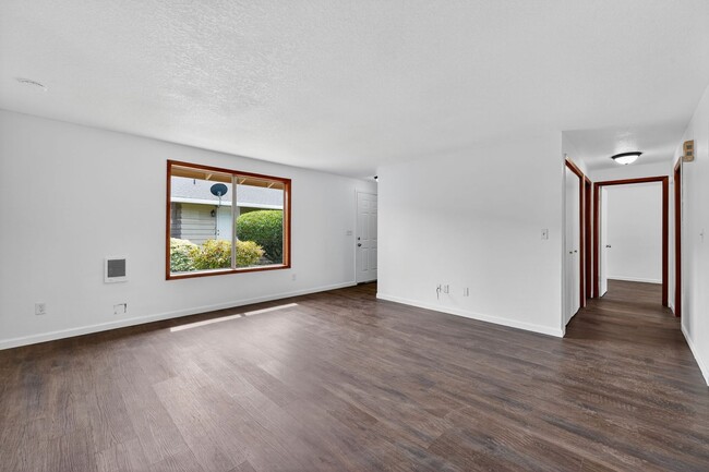 Building Photo - Half off the first month's rent!