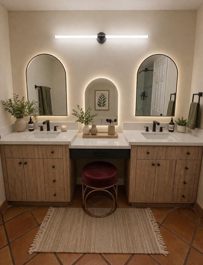 Building Photo - 5240 E Cholla St