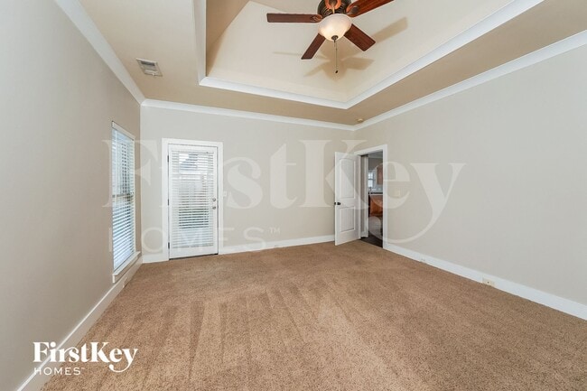 Building Photo - 2044 Highview Way