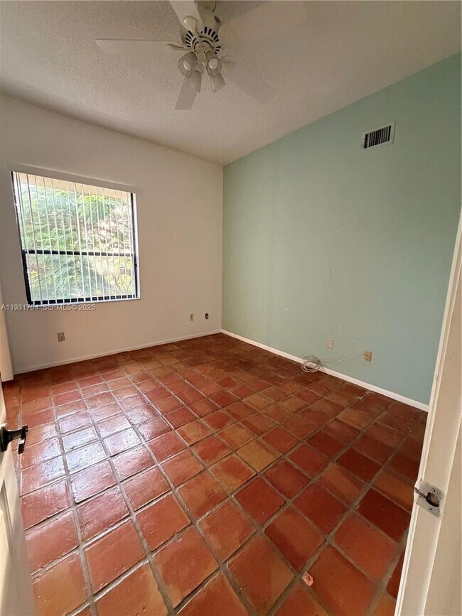 Building Photo - 7460 La Paz Blvd