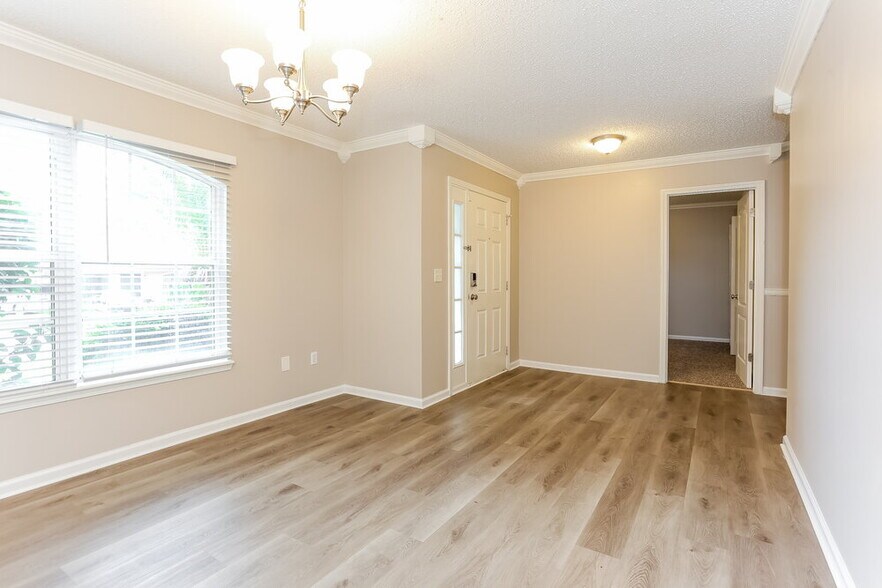 Building Photo - 14196 Crestwick Dr W