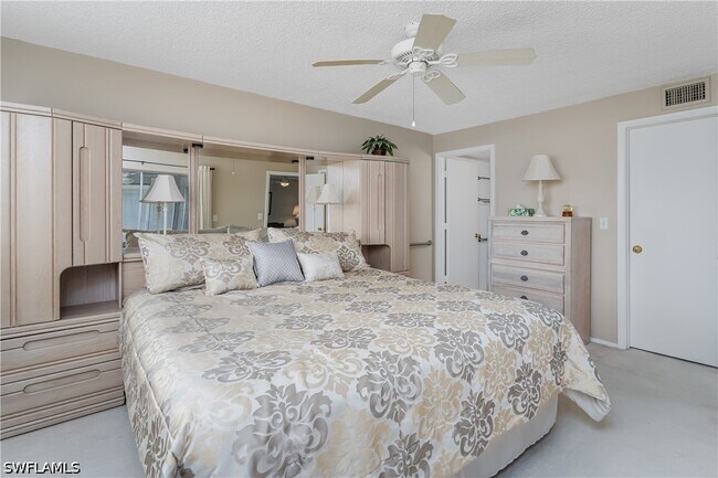 Building Photo - 5515 Rattlesnake Hammock Rd