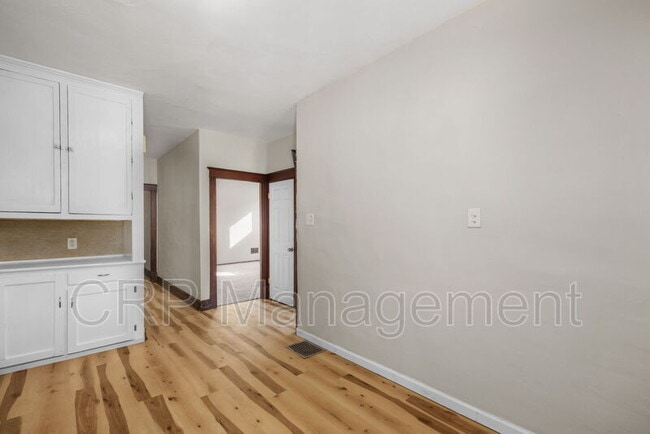 Building Photo - 5033 Ray Ave