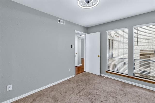 Building Photo - 26 Oakbrook Dr