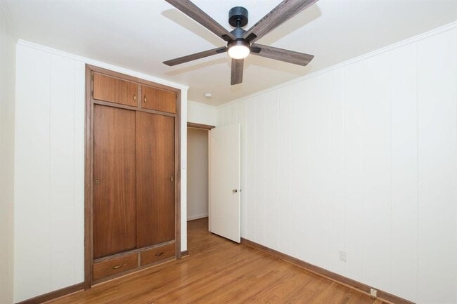 Building Photo - 4933 Woodland Ave